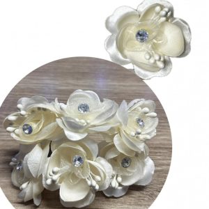 FLOR DE SATÍN Y ORGANZA PÉTALO REDONDO CON ZIRCONIA Y PISTILO